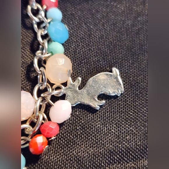 Pier 1 Easter Bunny Rabbit Beaded Charm Toggle Bracelet - Picture 4 of 10